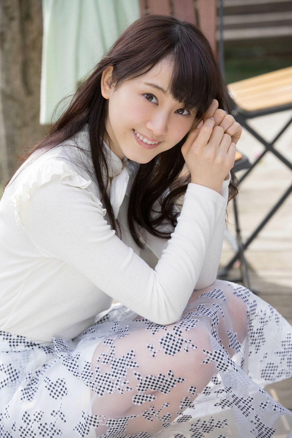 在荒野求生恋综中爆红